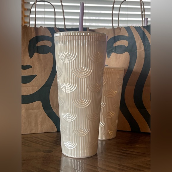 Starbucks cups - Picture 4 of 5